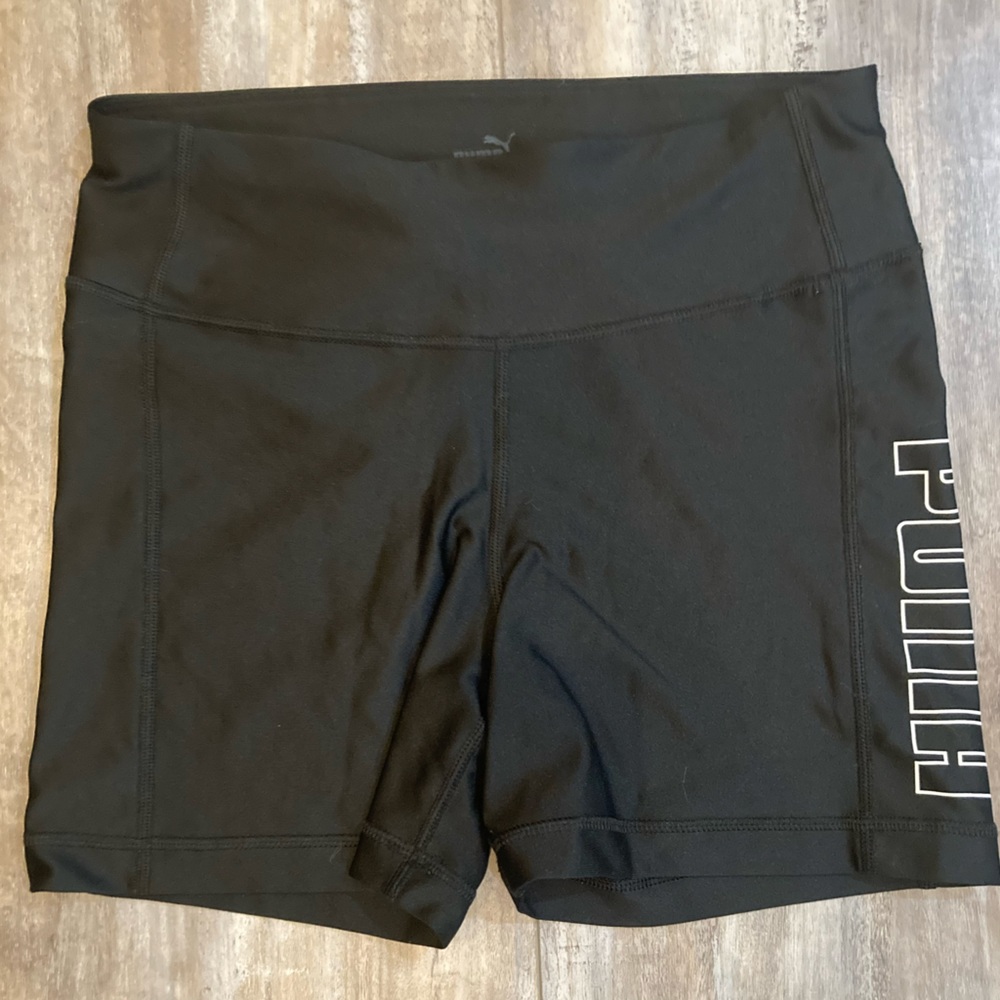 Women’s Puma active shorts, size Small